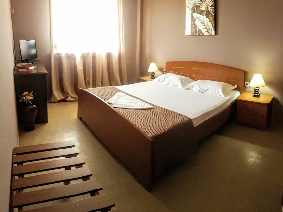 Haus Elena Aparthotel Кавала Екстериор снимка